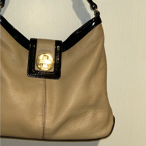 COPY - Kate Spade Hobo Shoulder Purse Bag Black Tan Bexley Turn Twist lock Hand… - Picture 2 of 7